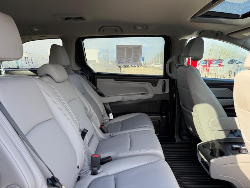Honda Odyssey Vehicle Image 9