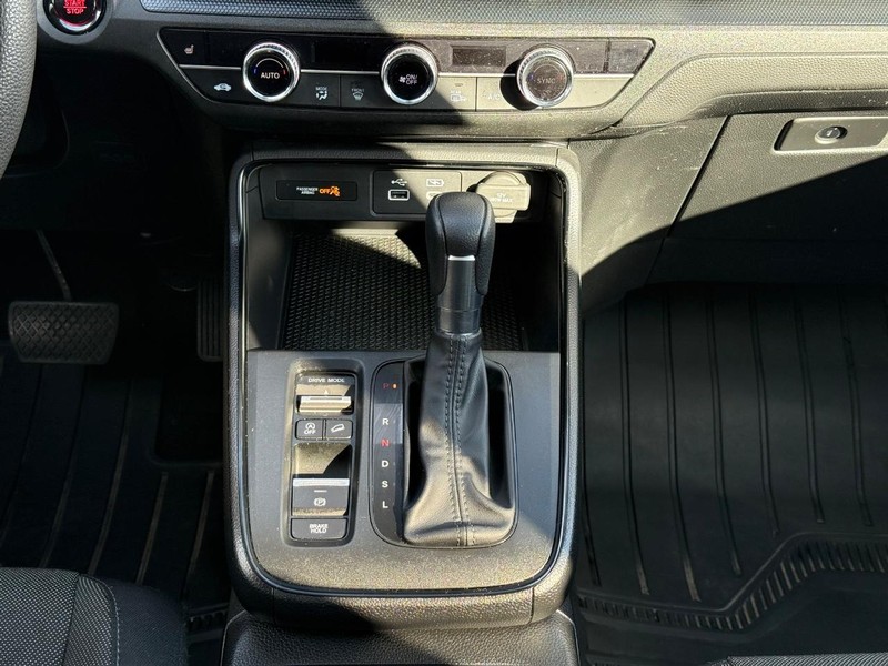 Honda CR-V Vehicle Image 13