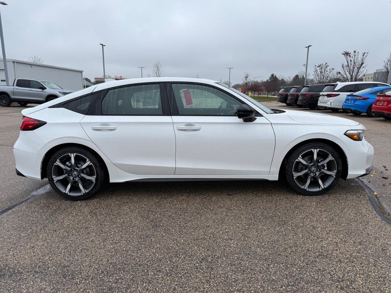 Honda Civic Hatchback Hybrid Vehicle Image 2