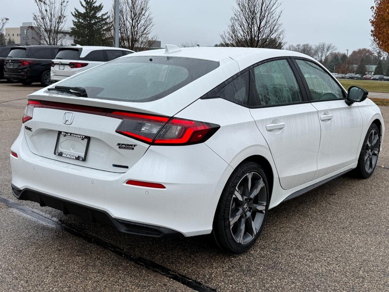 Honda Civic Hatchback Hybrid Vehicle Image 3