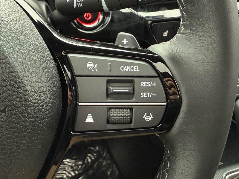 Honda Civic Hatchback Hybrid Vehicle Image 12