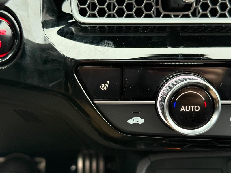 Honda Civic Hatchback Hybrid Vehicle Image 14