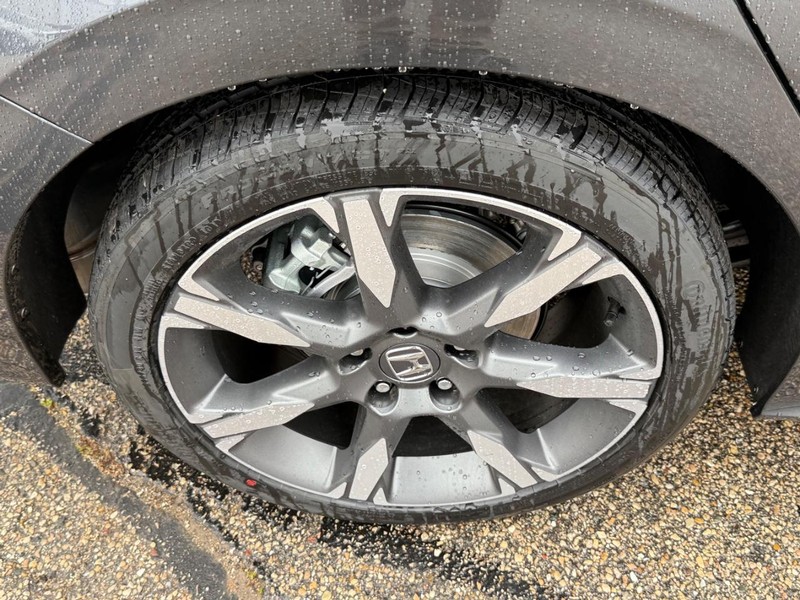 Honda Civic Sedan Hybrid Vehicle Image 4