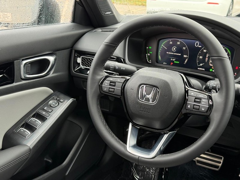 Honda Civic Sedan Hybrid Vehicle Image 9