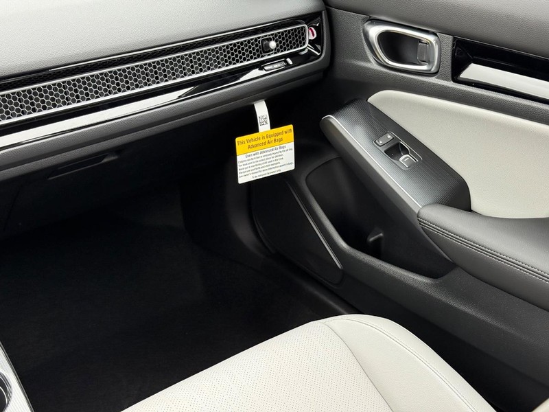 Honda Civic Sedan Hybrid Vehicle Image 10