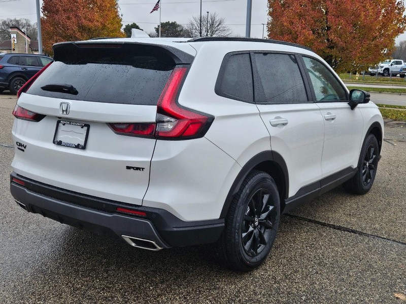 Honda CR-V Hybrid Vehicle Image 3