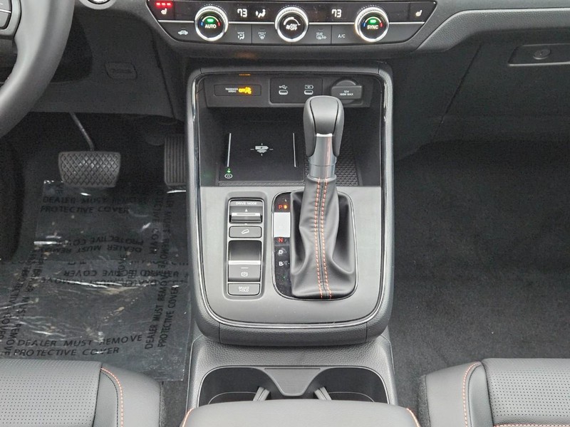 Honda CR-V Hybrid Vehicle Image 8