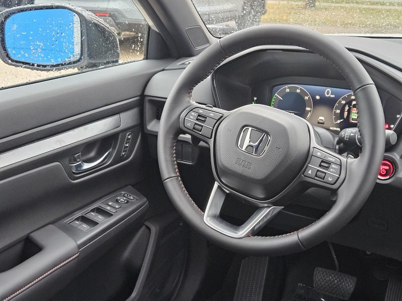 Honda CR-V Hybrid Vehicle Image 9
