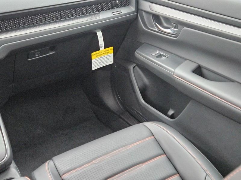 Honda CR-V Hybrid Vehicle Image 10