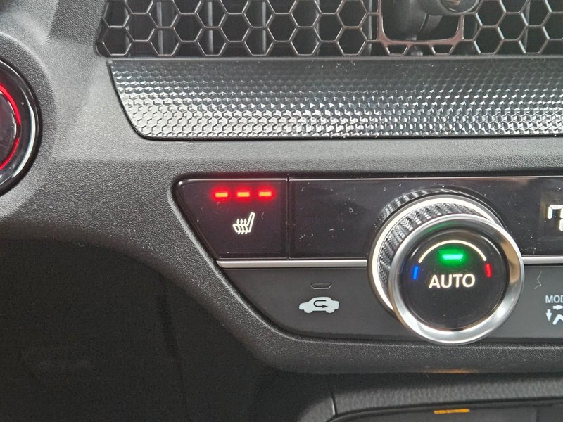 Honda CR-V Hybrid Vehicle Image 15