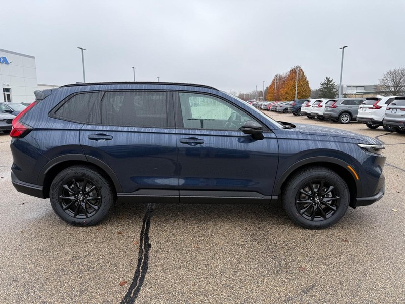 Honda CR-V Hybrid Vehicle Image 2