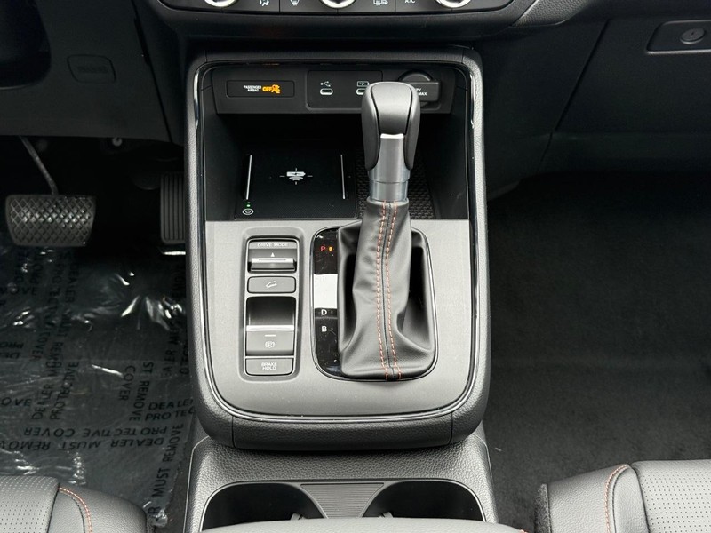 Honda CR-V Hybrid Vehicle Image 8