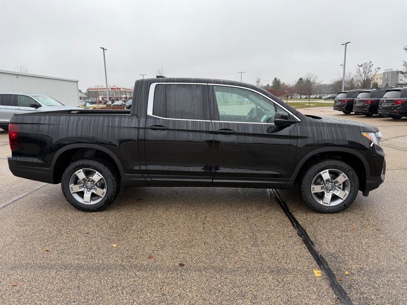 Honda Ridgeline Vehicle Image 2