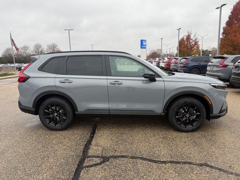 Honda CR-V Hybrid Vehicle Image 2