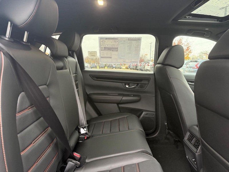 Honda CR-V Hybrid Vehicle Image 5