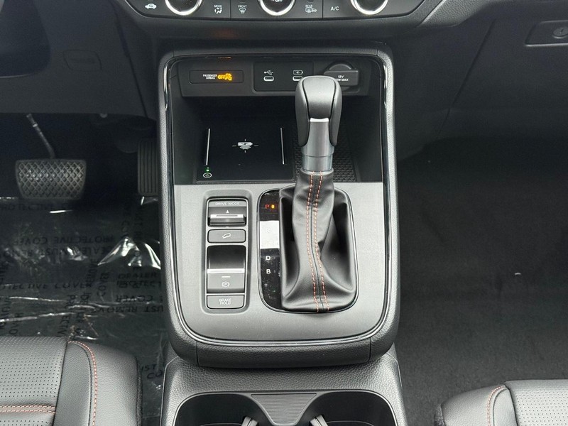 Honda CR-V Hybrid Vehicle Image 8