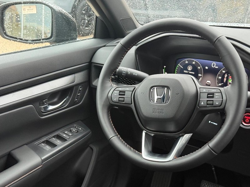 Honda CR-V Hybrid Vehicle Image 9