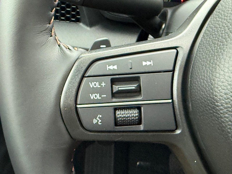 Honda CR-V Hybrid Vehicle Image 13