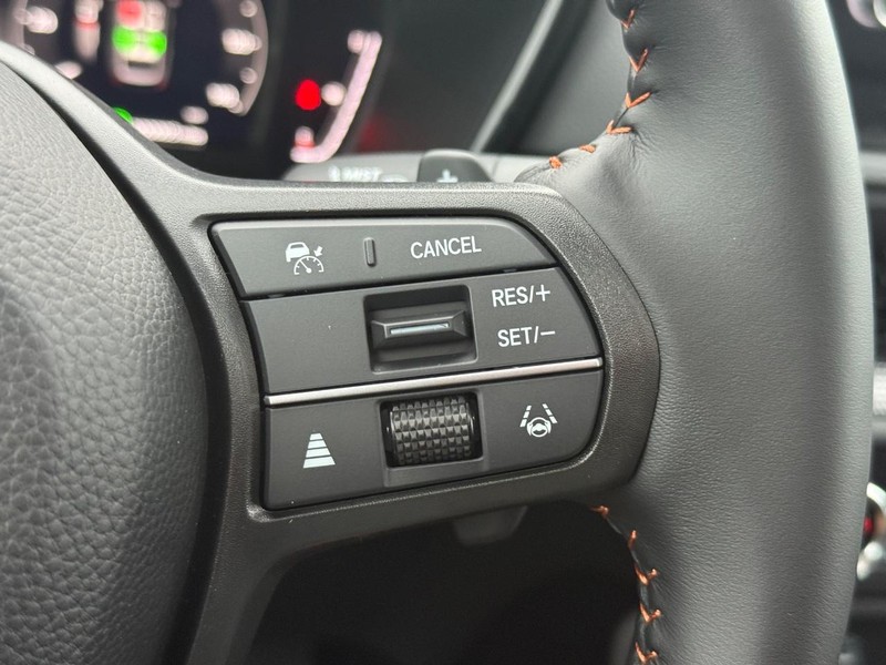 Honda CR-V Hybrid Vehicle Image 14