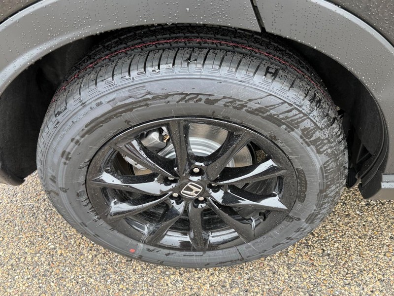 Honda CR-V Hybrid Vehicle Image 4