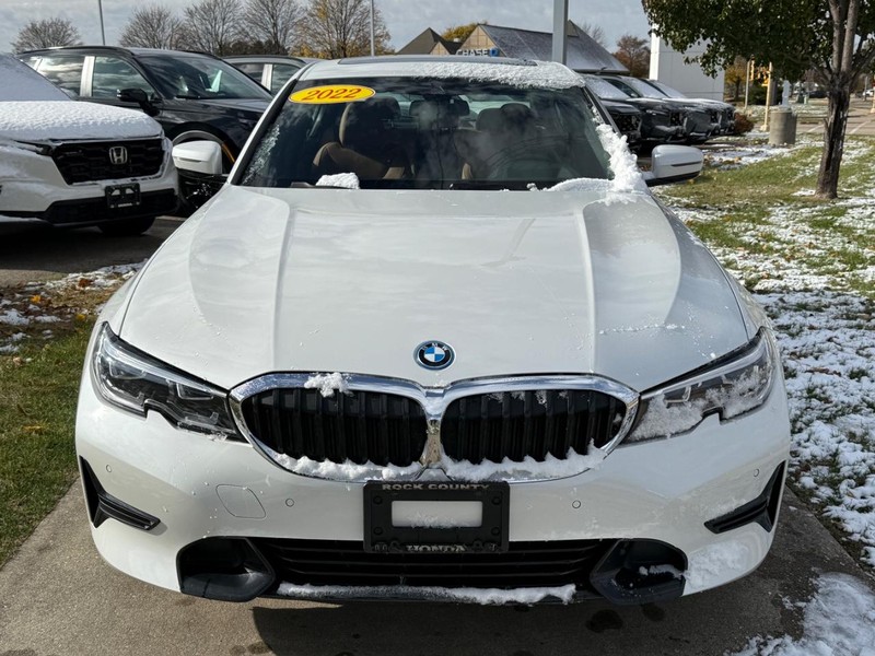 BMW 3 Series Vehicle Image 8