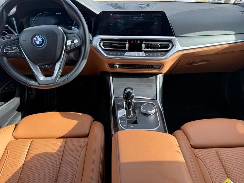 BMW 3 Series Vehicle Image 10