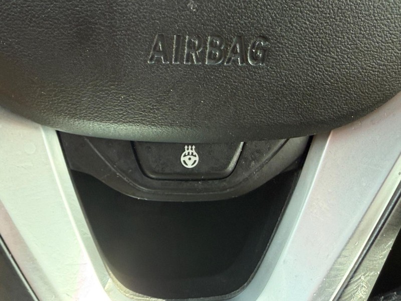 BMW 3 Series Vehicle Image 17