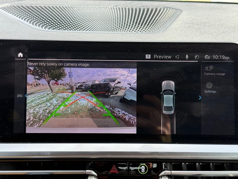 BMW 3 Series Vehicle Image 18