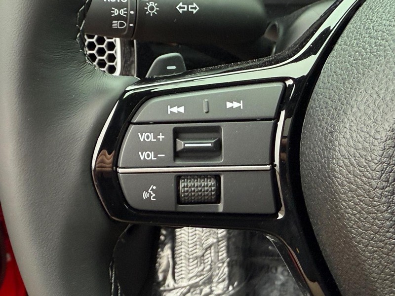 Honda Civic Hatchback Hybrid Vehicle Image 11