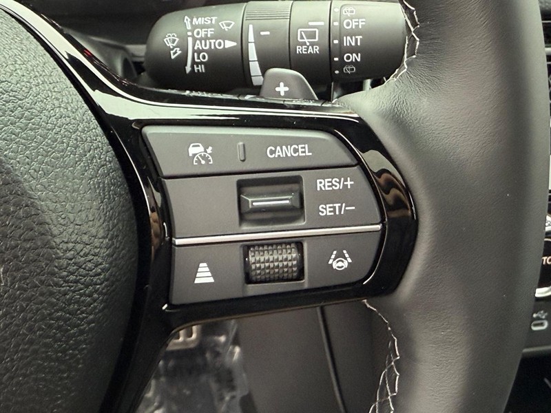 Honda Civic Hatchback Hybrid Vehicle Image 12