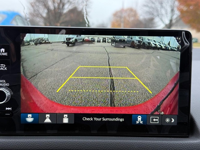 Honda Civic Hatchback Hybrid Vehicle Image 13