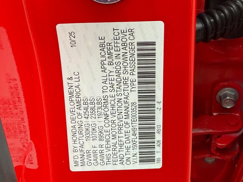 Honda Civic Hatchback Hybrid Vehicle Image 17