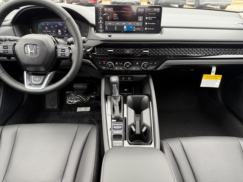 Honda Accord Hybrid Vehicle Image 6