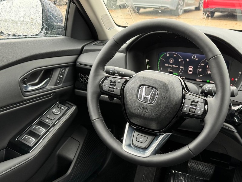 Honda Accord Hybrid Vehicle Image 9