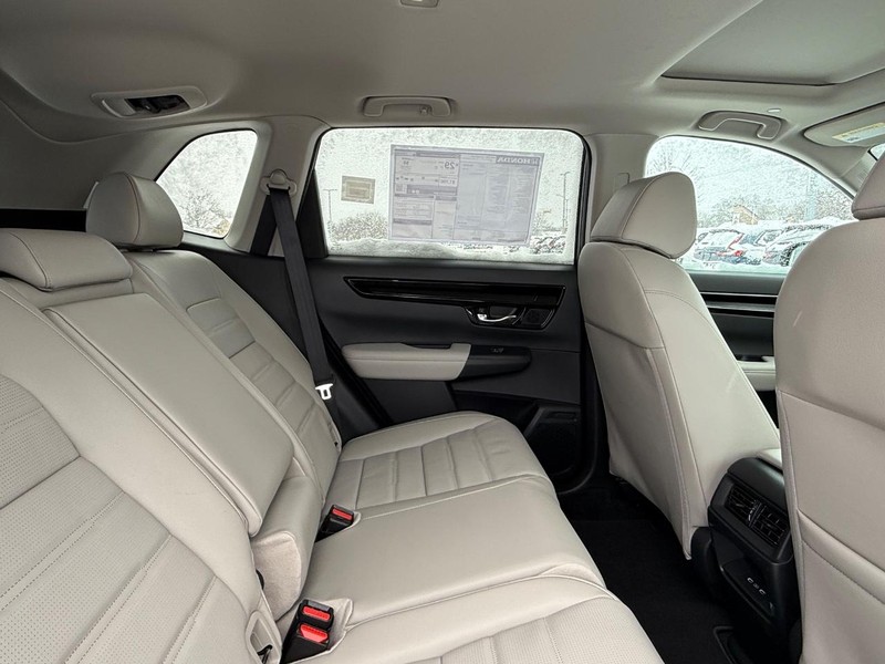 Honda CR-V Vehicle Image 6