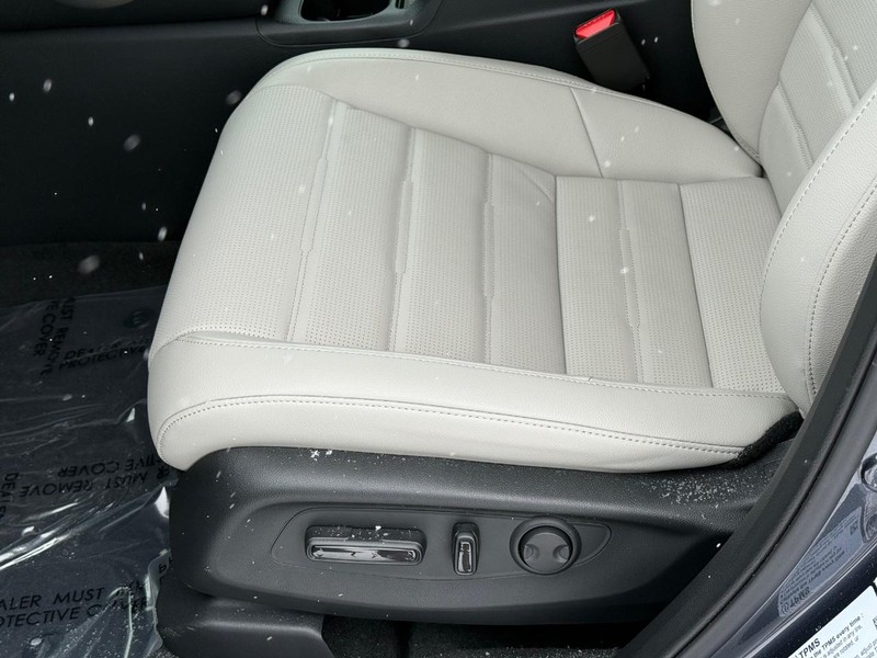 Honda CR-V Vehicle Image 17