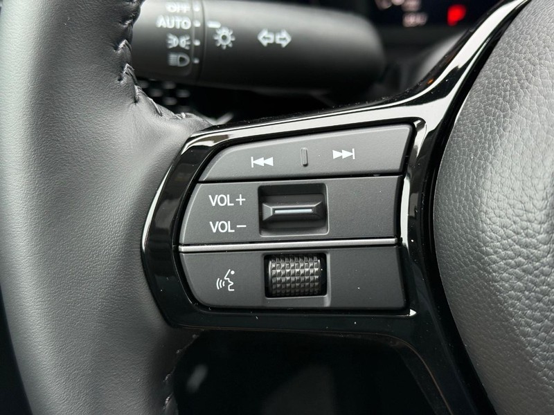 Honda CR-V Vehicle Image 11