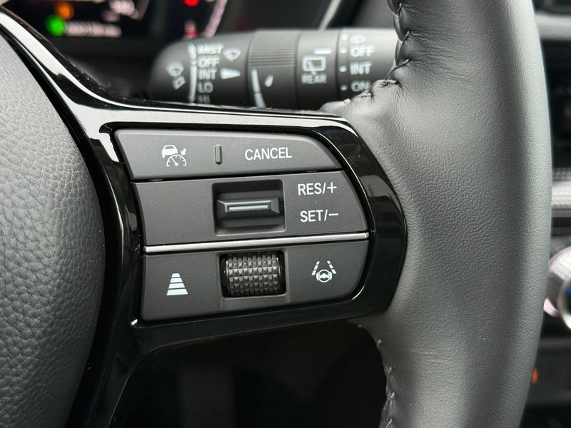 Honda CR-V Vehicle Image 12