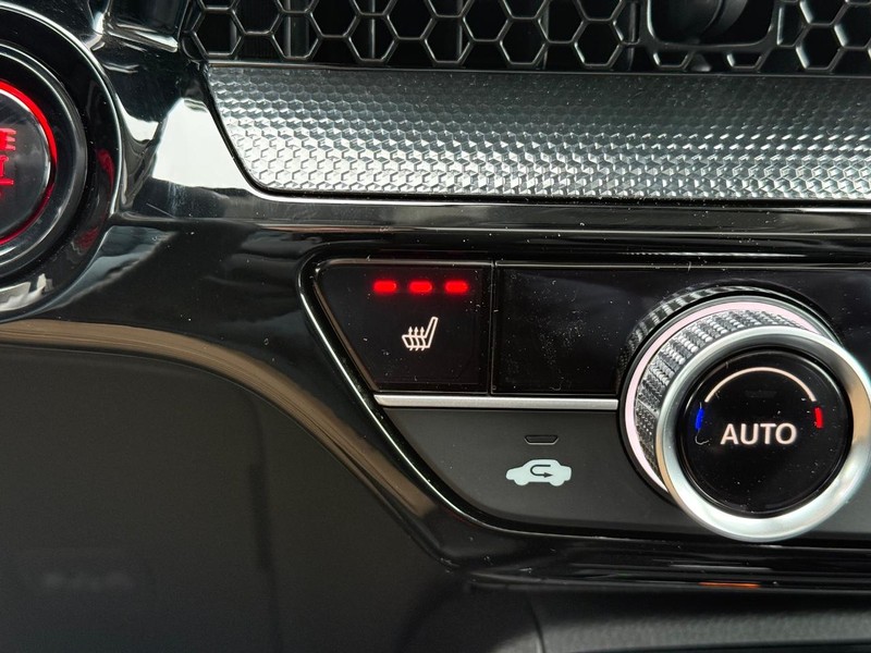 Honda CR-V Vehicle Image 14