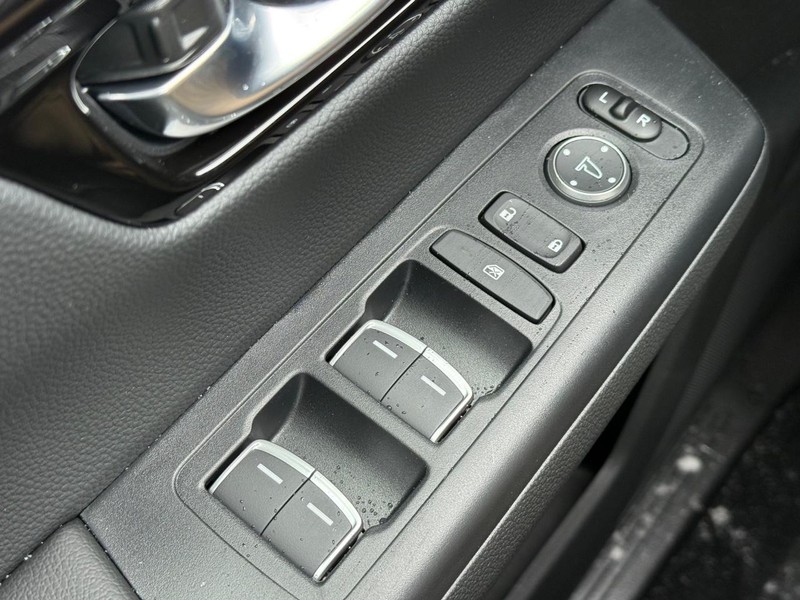 Honda CR-V Vehicle Image 15