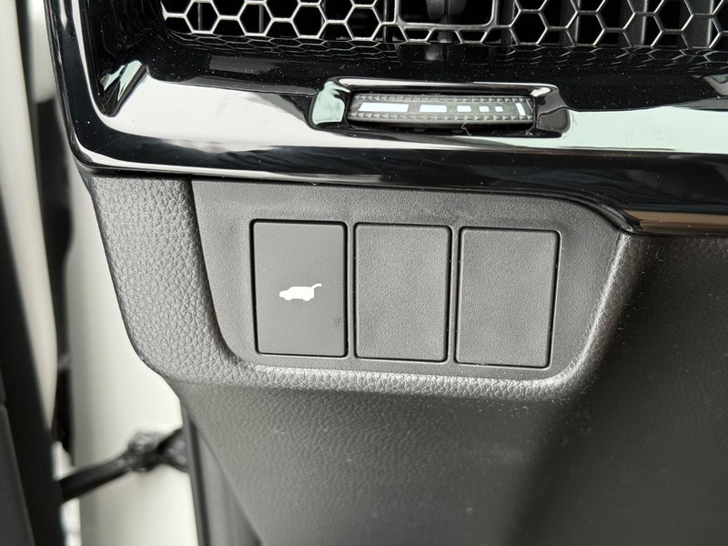 Honda CR-V Vehicle Image 16
