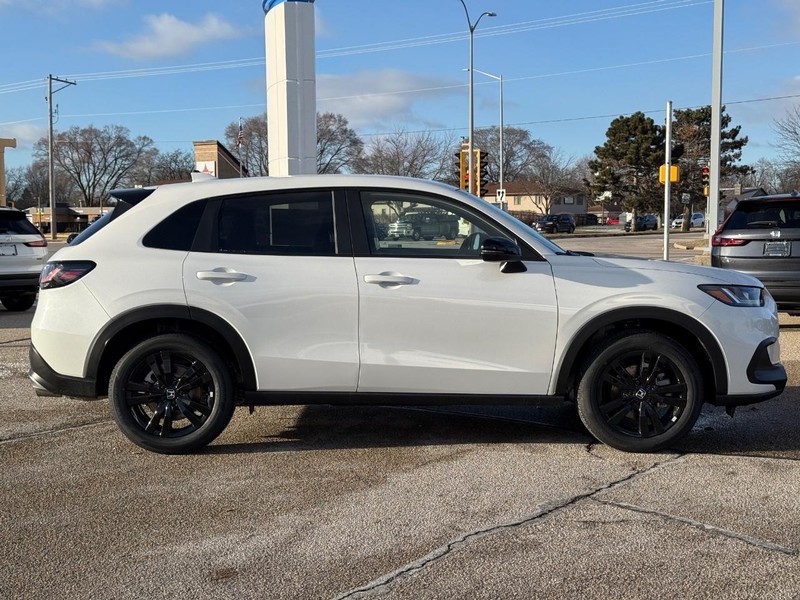 Honda HR-V Vehicle Image 2