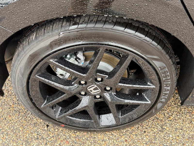 Honda Civic Sedan Hybrid Vehicle Image 4