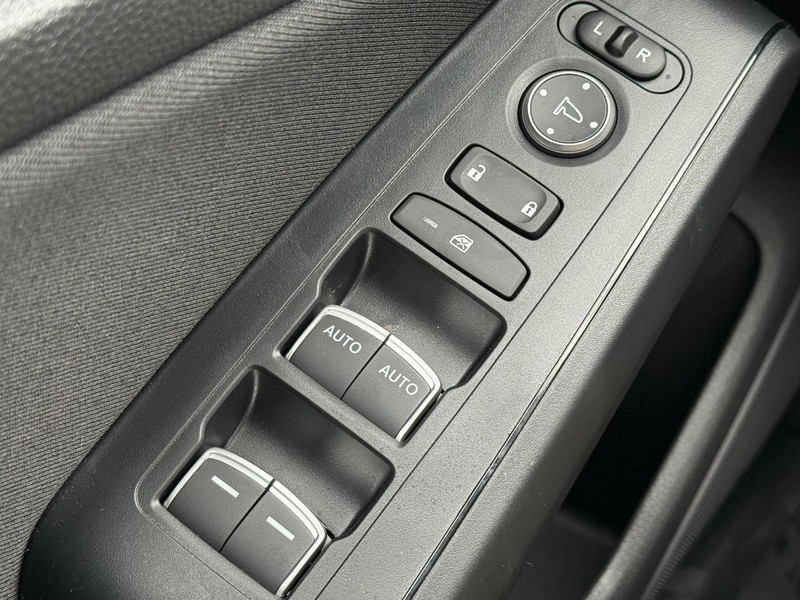 Honda Civic Sedan Hybrid Vehicle Image 15