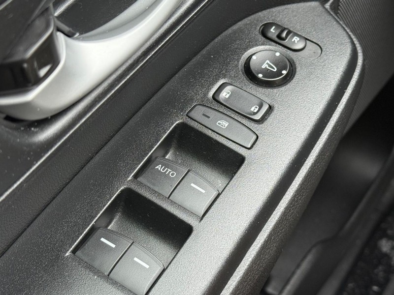 Honda CR-V Vehicle Image 19