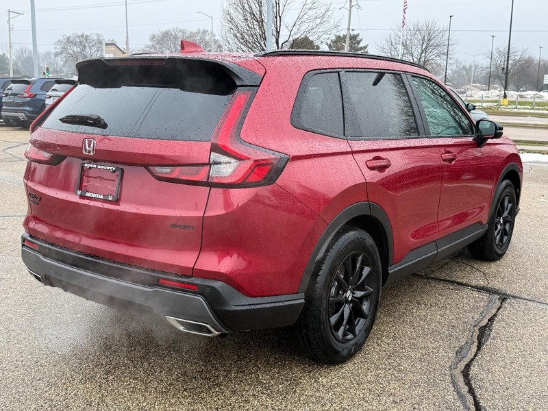 Honda CR-V Hybrid Vehicle Image 3