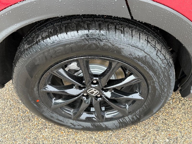 Honda CR-V Hybrid Vehicle Image 4