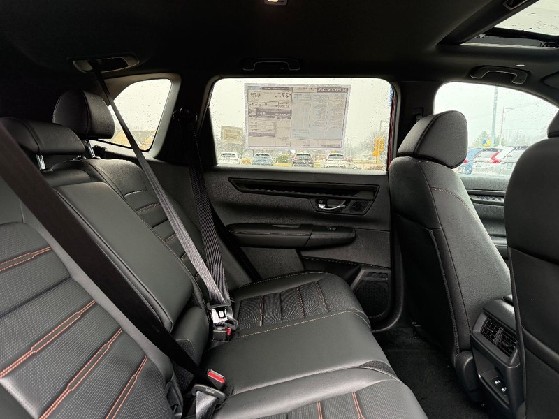 Honda CR-V Hybrid Vehicle Image 5