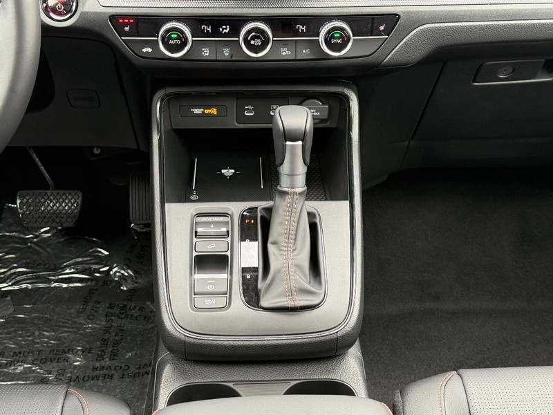 Honda CR-V Hybrid Vehicle Image 8