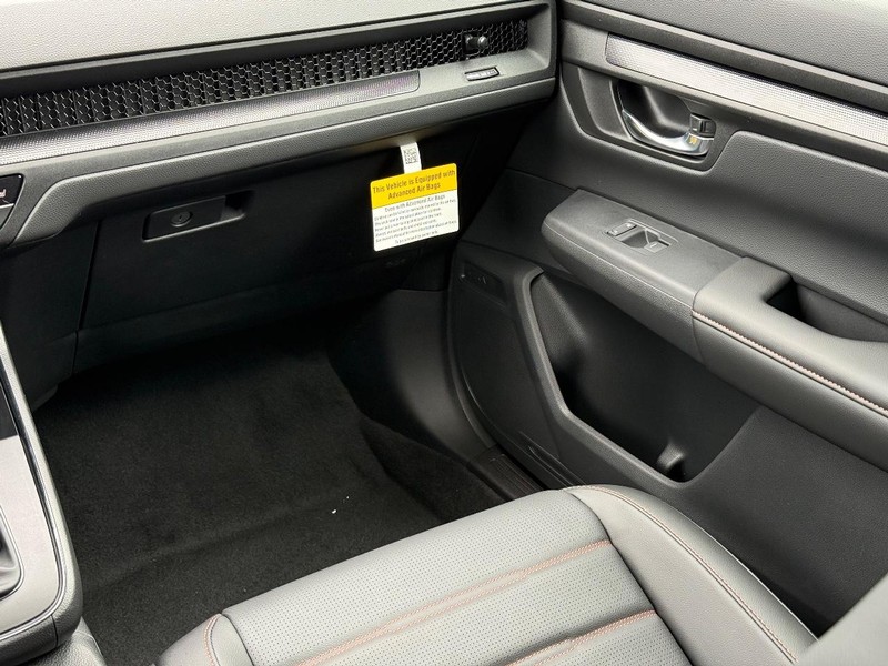 Honda CR-V Hybrid Vehicle Image 10